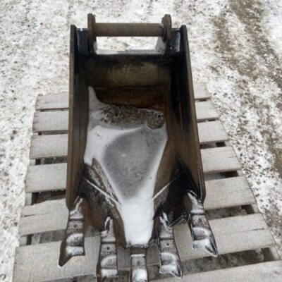 18" WBM Backhoe Frost Bucket - Stock #B580
